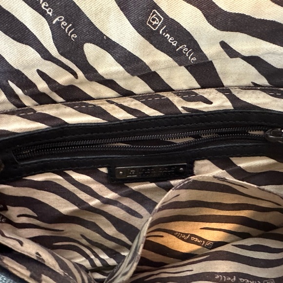 Linea Pelle Black Leather Crossbody Bag - Picture 6 of 9